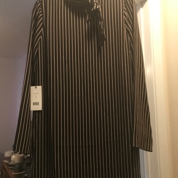 Ali & Jay She E-O Shift dress NWT Medium - Picture 2 of 5